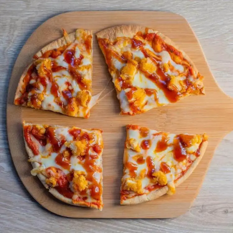 The Ultimate Guide To Cutting Pizza Into Different Slices the-ultimate-guide-to-cutting-pizza-into-different-slices