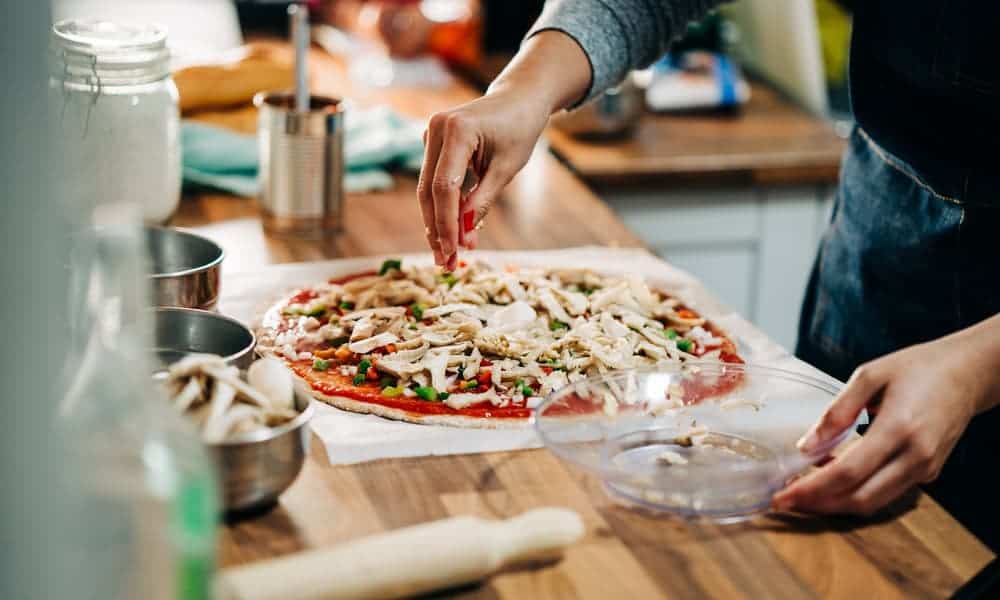 How To Make California-Style Pizza At Home