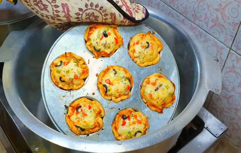 Kid-Friendly Lunchbox Pizza Cupcake Recipe