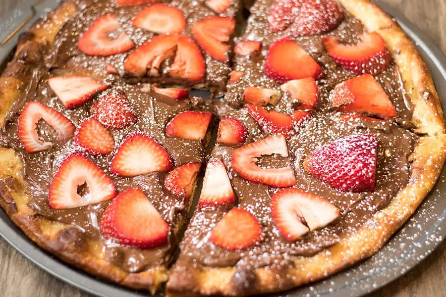 Strawberry Nutella Pizza