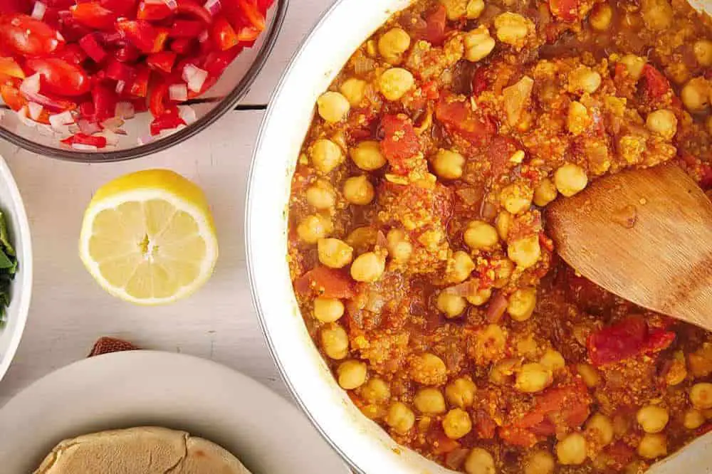 Curry Pizza with Chickpeas and Quinoa