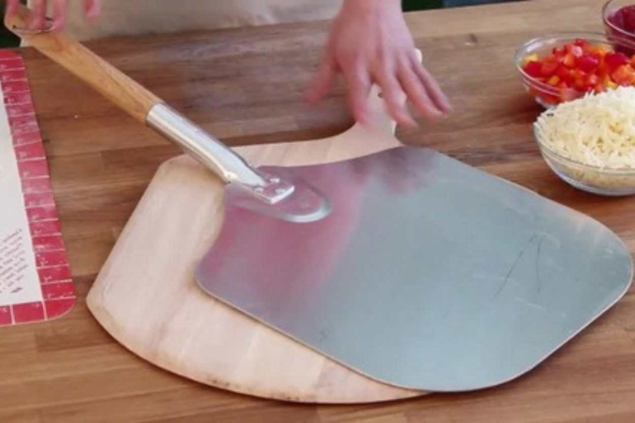 wood or metal pizza peelwood or metal pizza peel