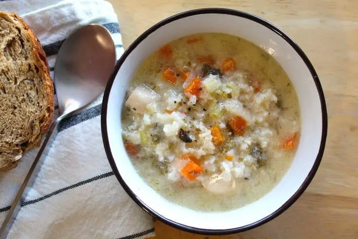 Youvarlakia Avgolemono (Greek Meatball Soup)