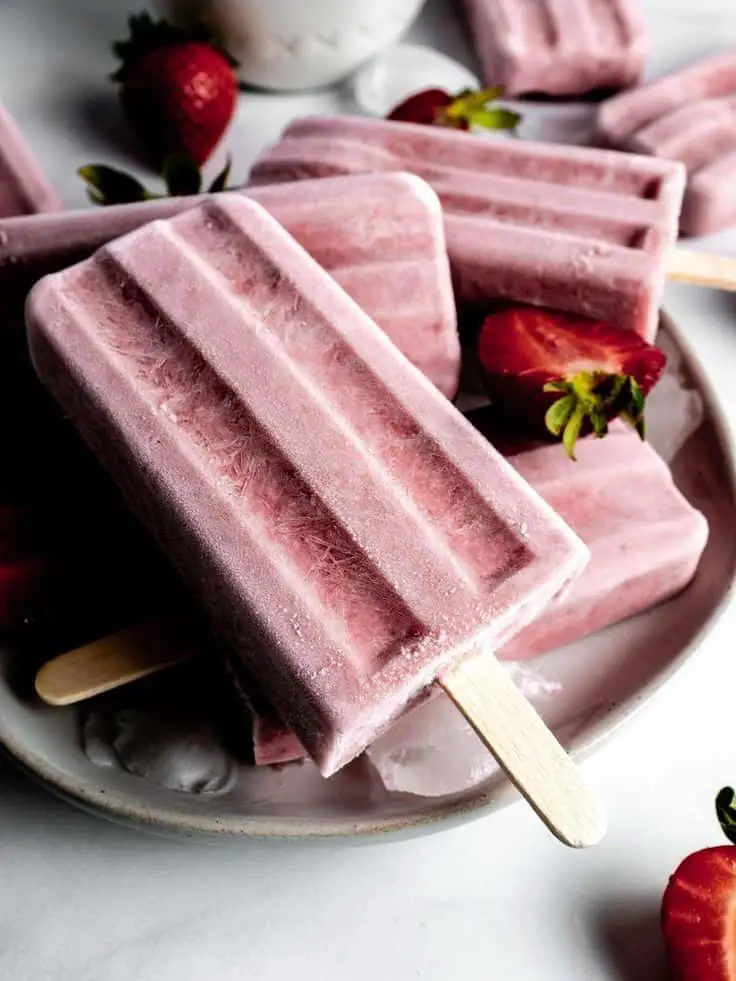 Boozy Red, White & Blueberry Rocket Pops