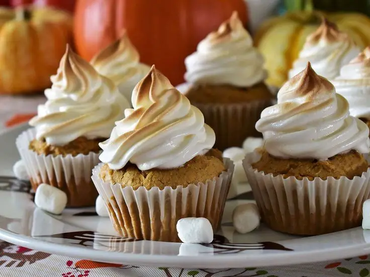 Caramel Gingerbread Cupcakes