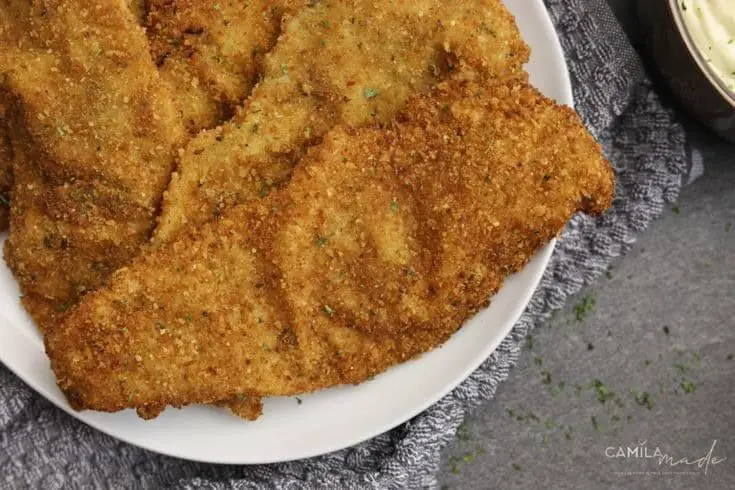 Milanesa de Res With Summer Relish