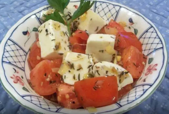 Cherry Tomato Mozzarella Sauté