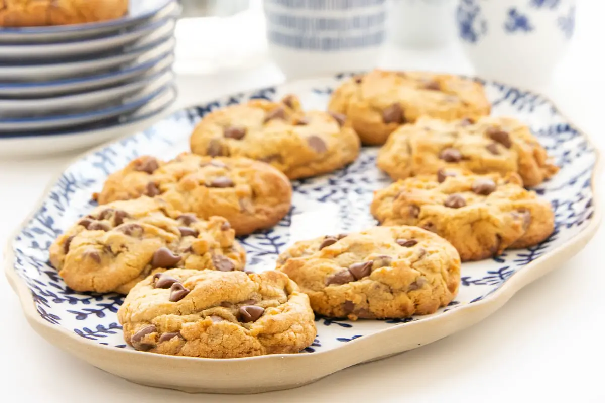 Crumbl Chocolate Chip Cookies