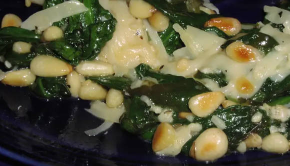 Sauteed Spinach And Pine Nuts