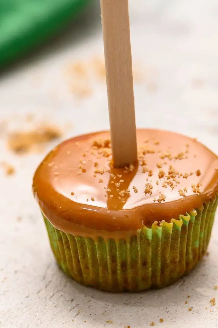 Pecan Pie Pumpkin Cupcakes