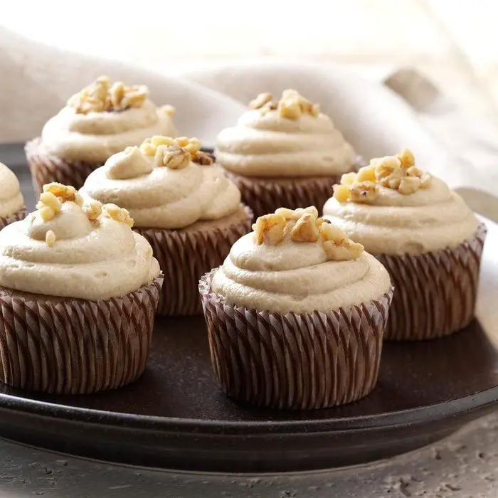 Almond Cupcakes With Salted Caramel Buttercream Frosting