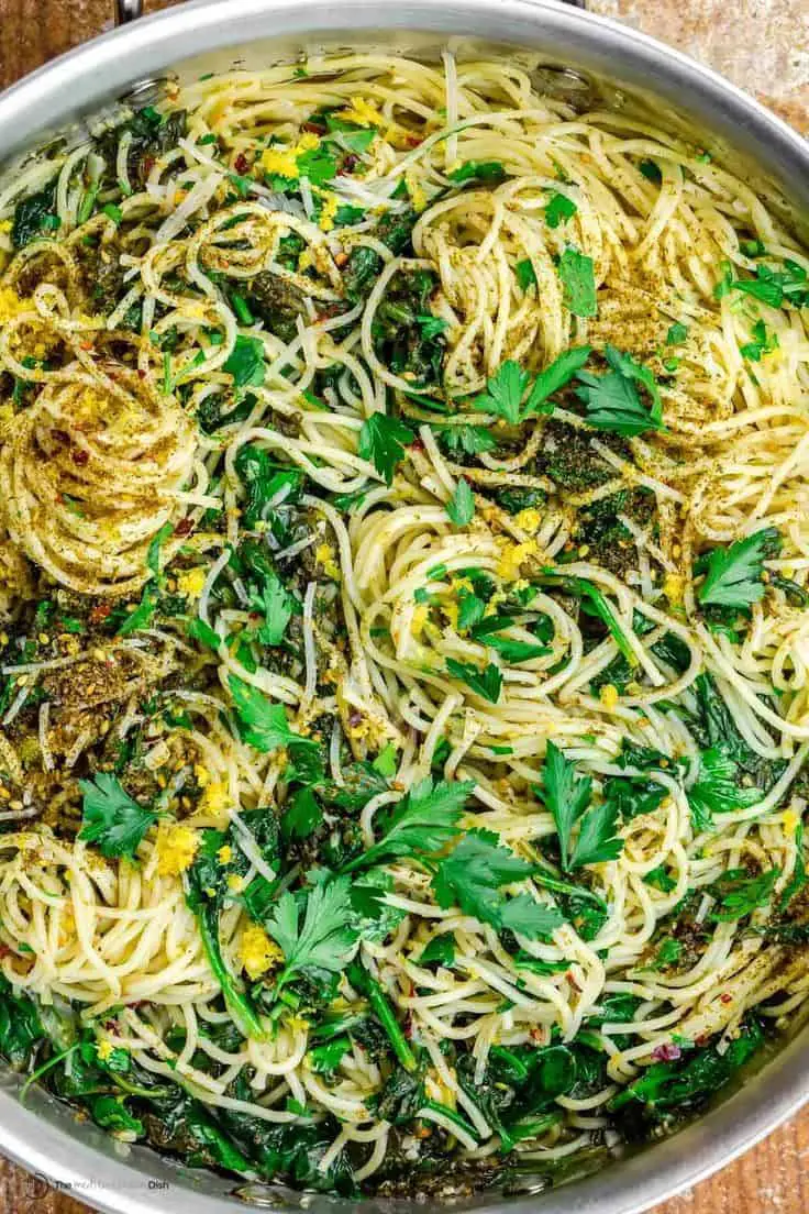 Spaghetti With Kale & Walnut Pesto