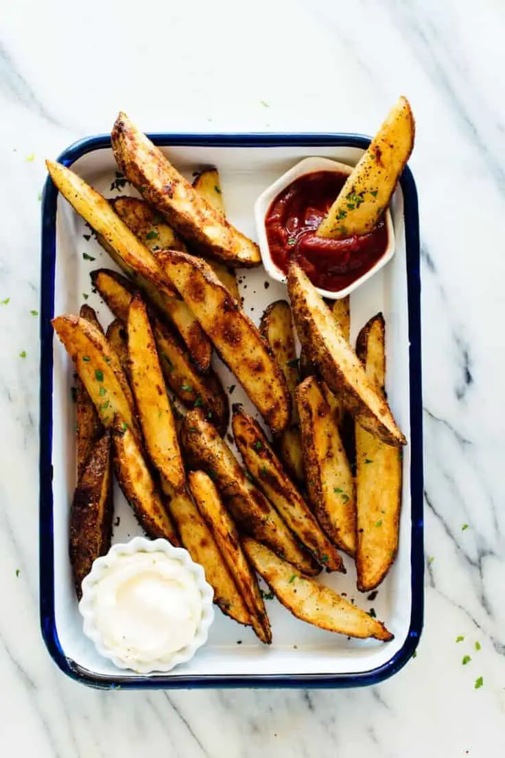 Crispy Garlic Baked Potato Wedges
