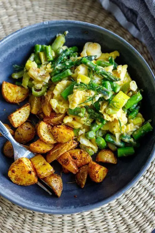 Asparagus and Egg Breakfast Scramble