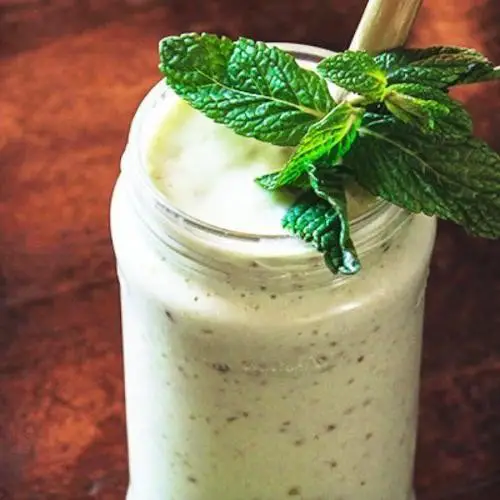 Avocado and Yogurt Smoothie