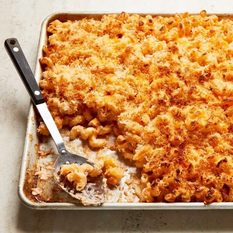 Baked Macaroni and Cheese with a Crunchy Top