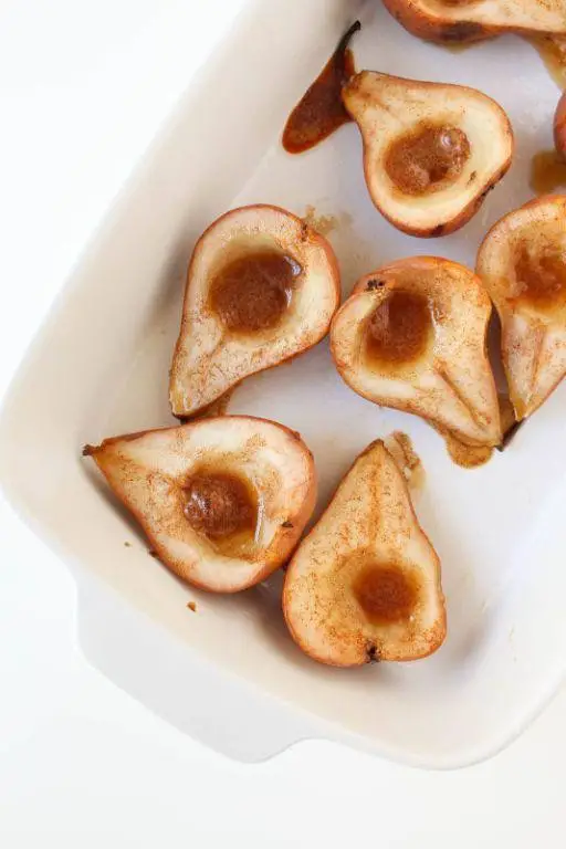 Baked Pears with Cinnamon and Honey
