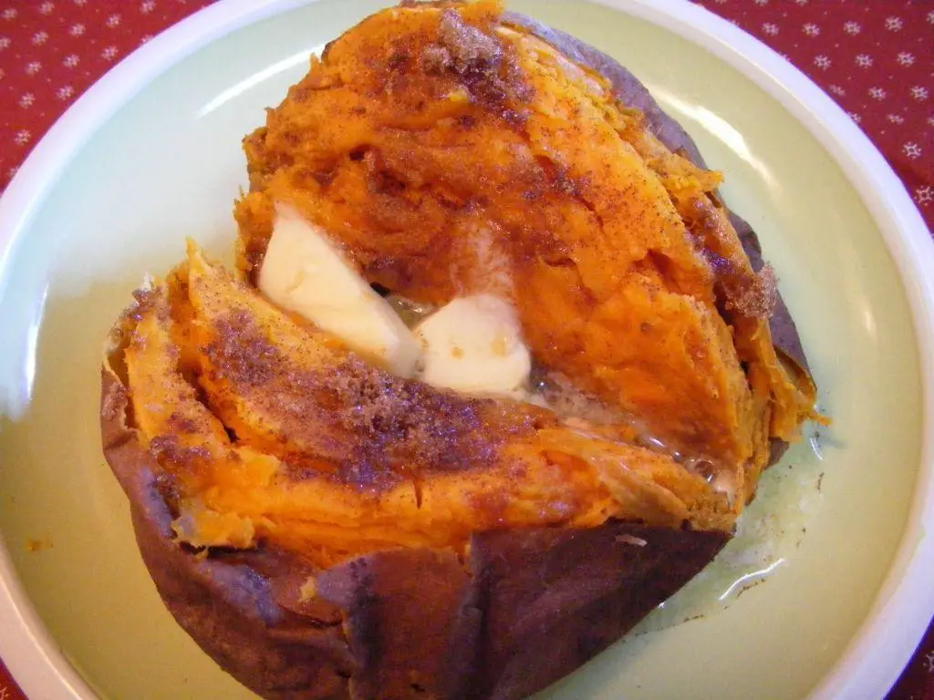 Baked Sweet Potatoes with Cinnamon
