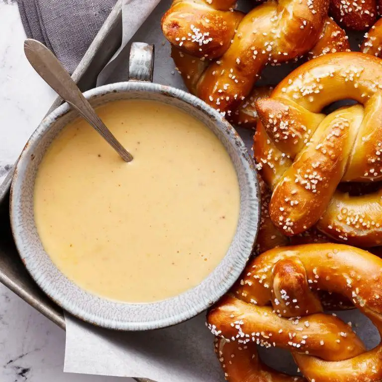 Beer Cheese Pretzel Dip