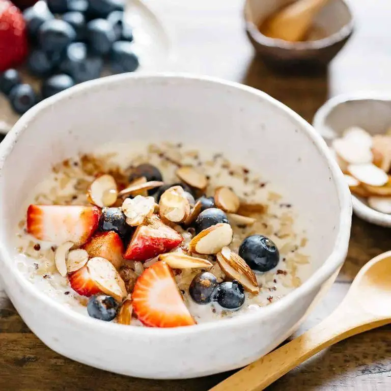 Brown Rice and Quinoa Breakfast Bowl