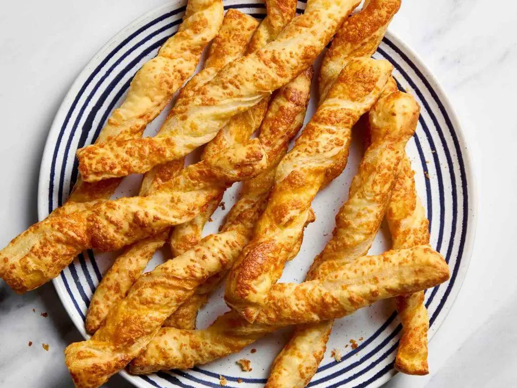 Cheesy Phyllo Dough Twists