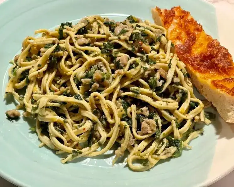 Clam Sauce with Spinach and Ricotta