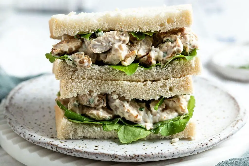 Classic Rotisserie Chicken Sandwich with Mayo
