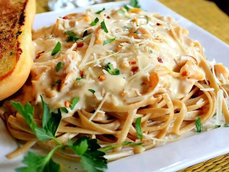 Creamy Clam Sauce with Fettuccine