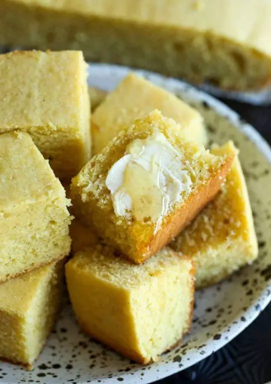 Easy Sour Cream Cornbread
