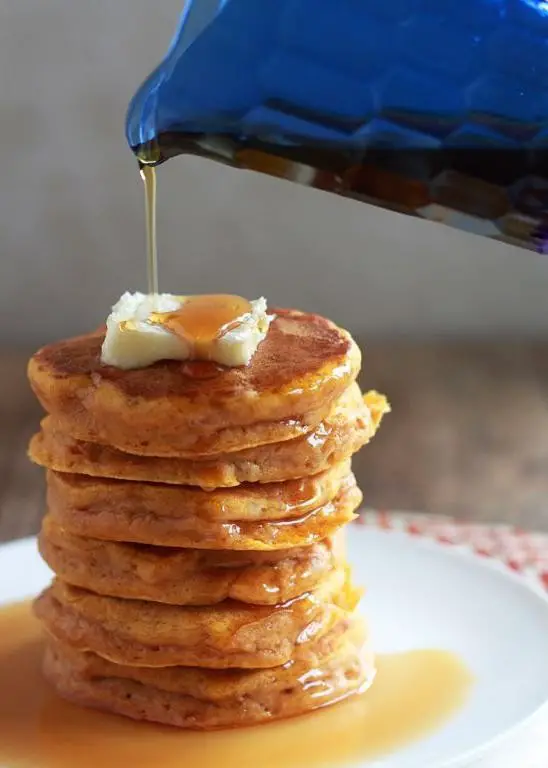 Fluffy Pumpkin Spice Pancakes