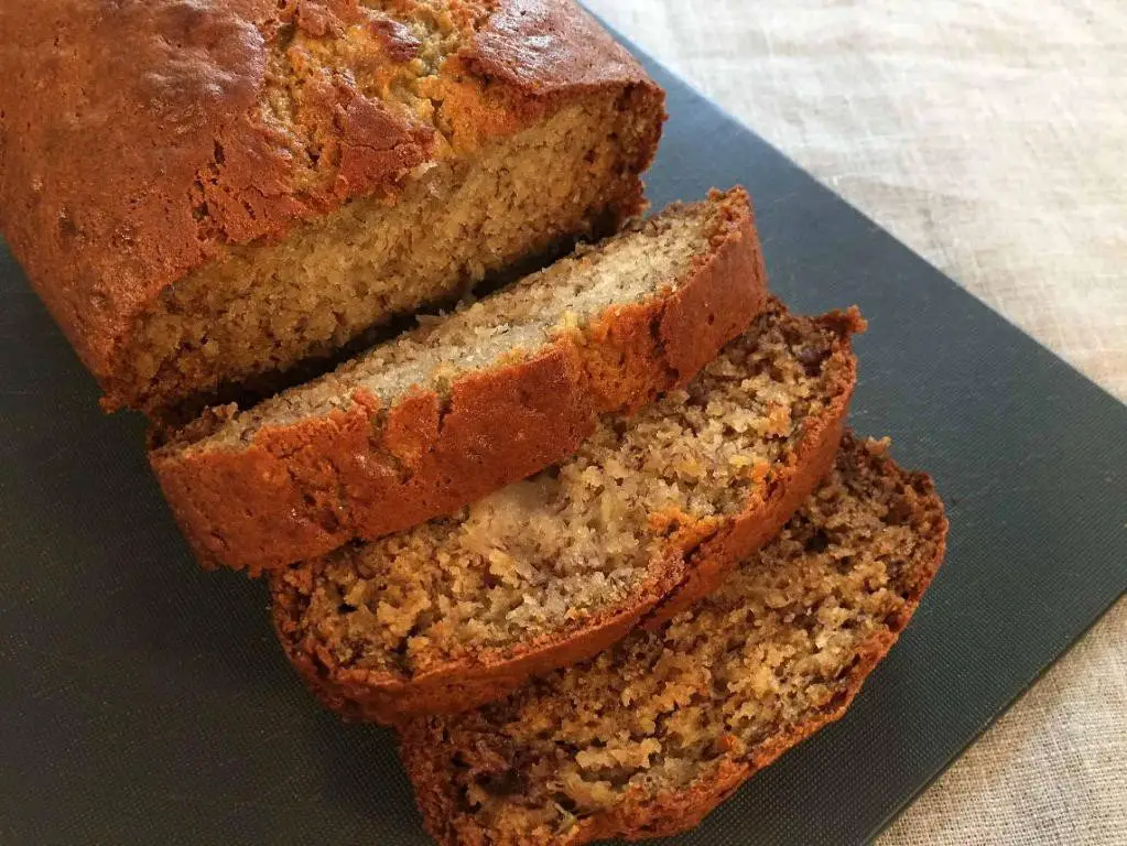 Fluffy bydash banana bread