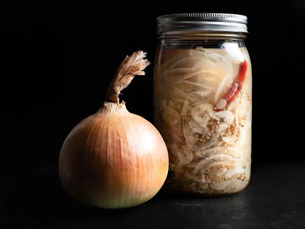 Garlic Dill Pickled Onions