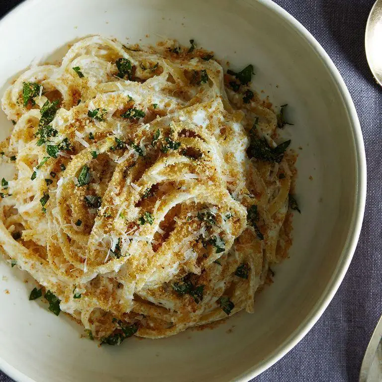 Garlic Parmesan Bread Crumb Pasta