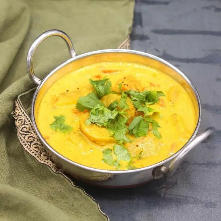 Golden Beet and Chickpea Curry