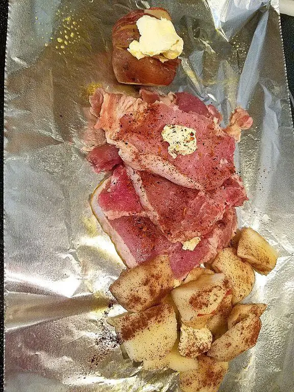 Hobo Dinner with Apples and Pork