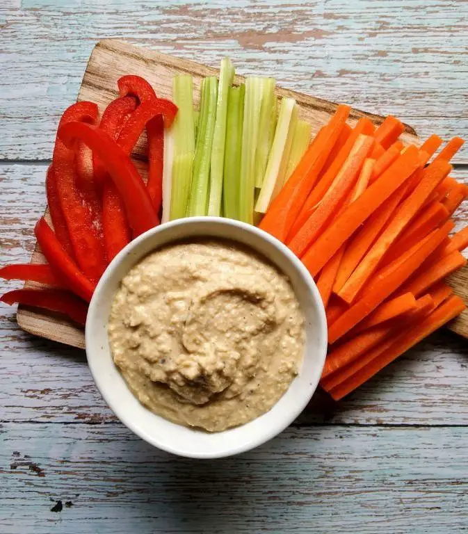 Homemade Hummus with Veggie Sticks