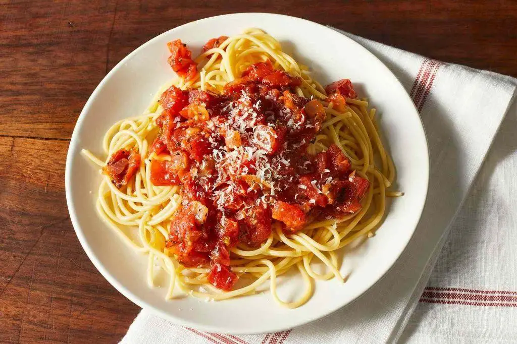 Homemade Pasta with Fresh Tomato Sauce