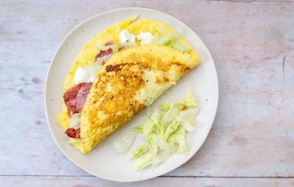 Keto Cream Cheese and Bacon Omelette