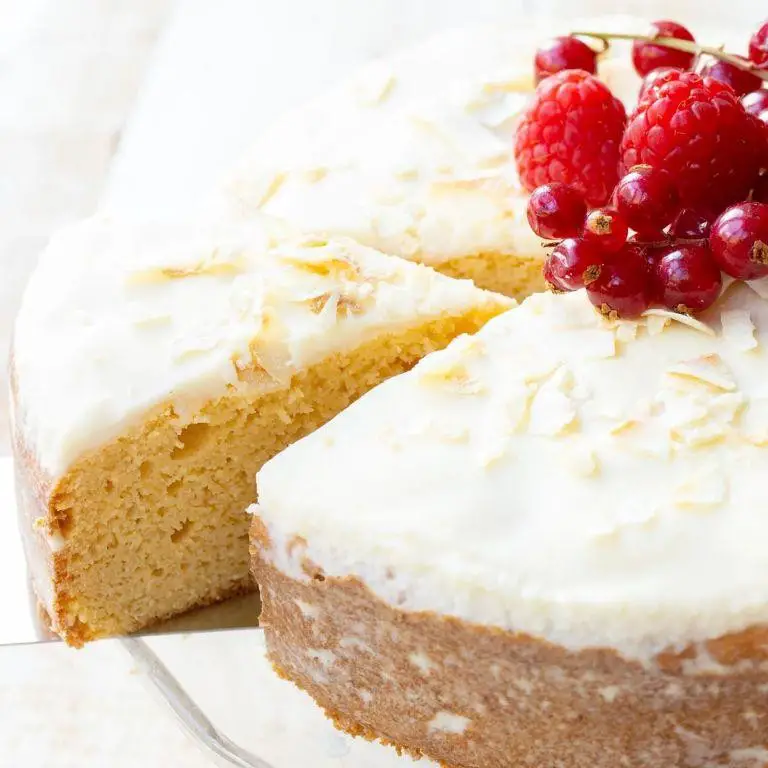 Keto Cream Cheese and Coconut Flour Cake