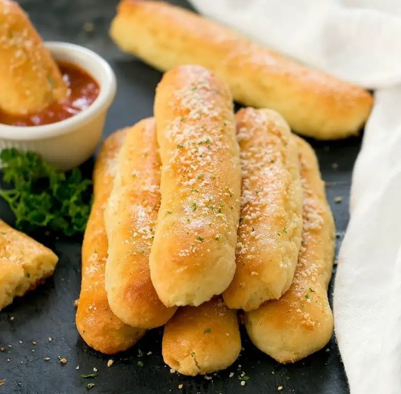 Keto Cream Cheese and Garlic Breadsticks