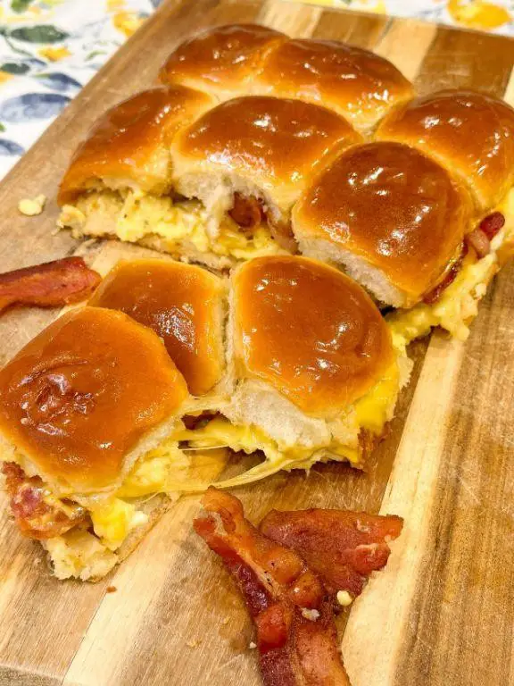 King Hawaiian Rolls Cheesy Bacon Bombs