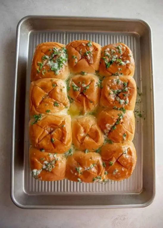 King Hawaiian Rolls Garlic Butter Knots