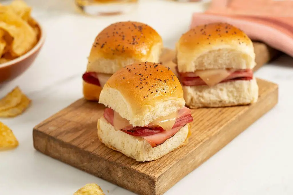 King Hawaiian Rolls Sliders with Ham and Cheese