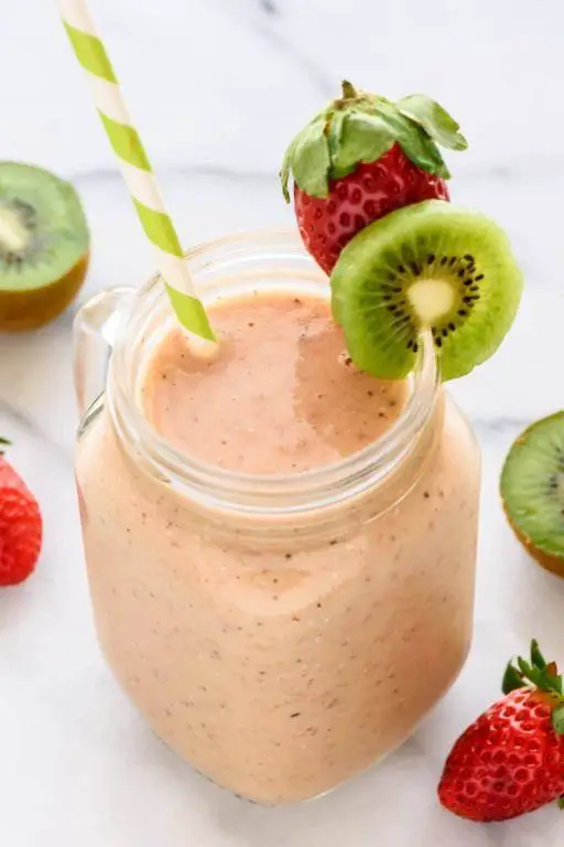 Kiwi and Strawberry Smoothie