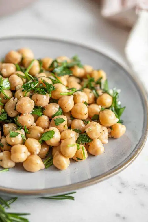 Lemon Garlic Chickpea Salad