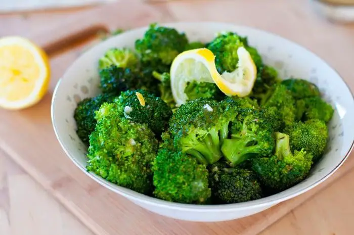 Lemon Herb Riced Broccoli