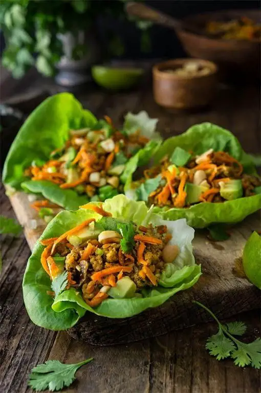 Lettuce Wraps with Spicy Ground Turkey