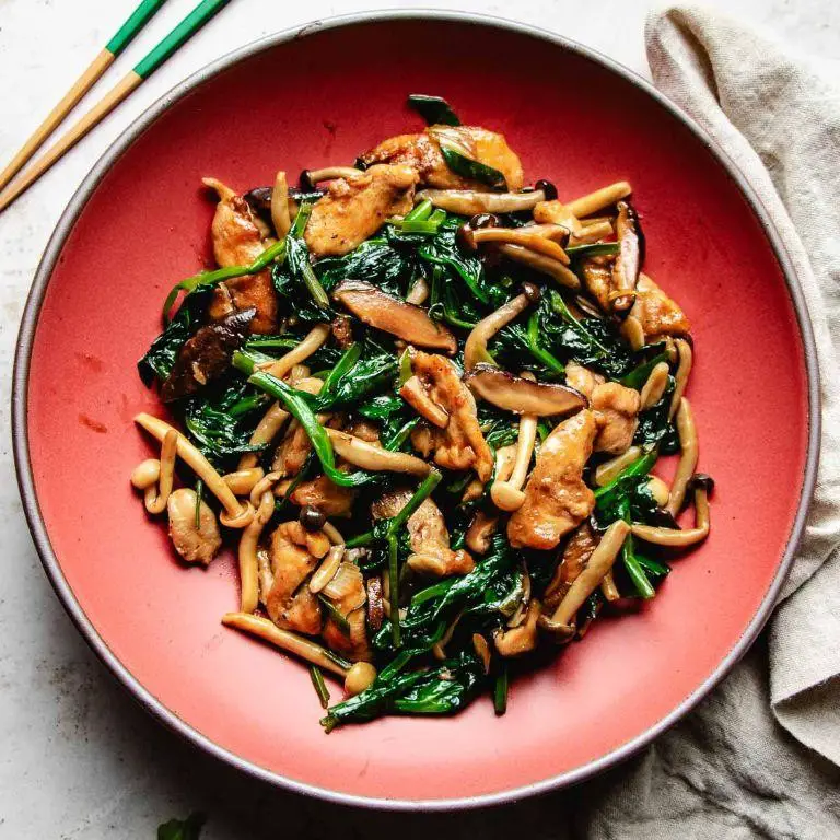 Lettuce and Chicken Stir-Fry with Oyster Sauce