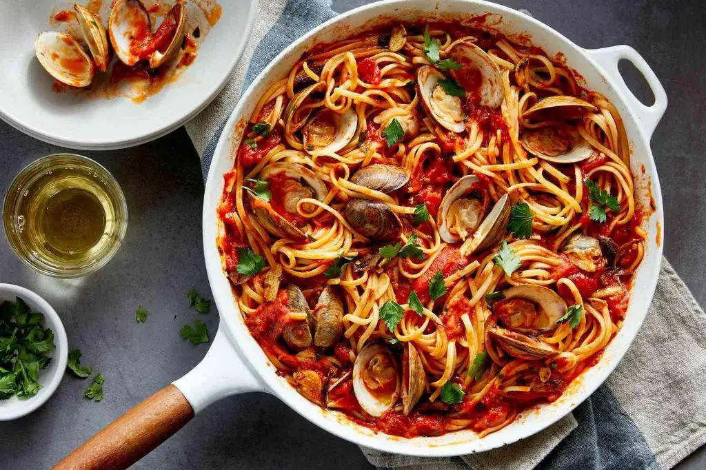 Linguine with Red Clam Sauce