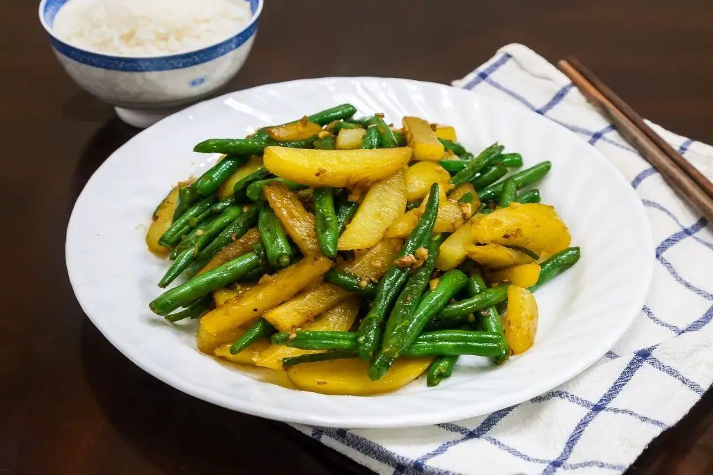 Lowfat Potato and Green Bean Stir Fry